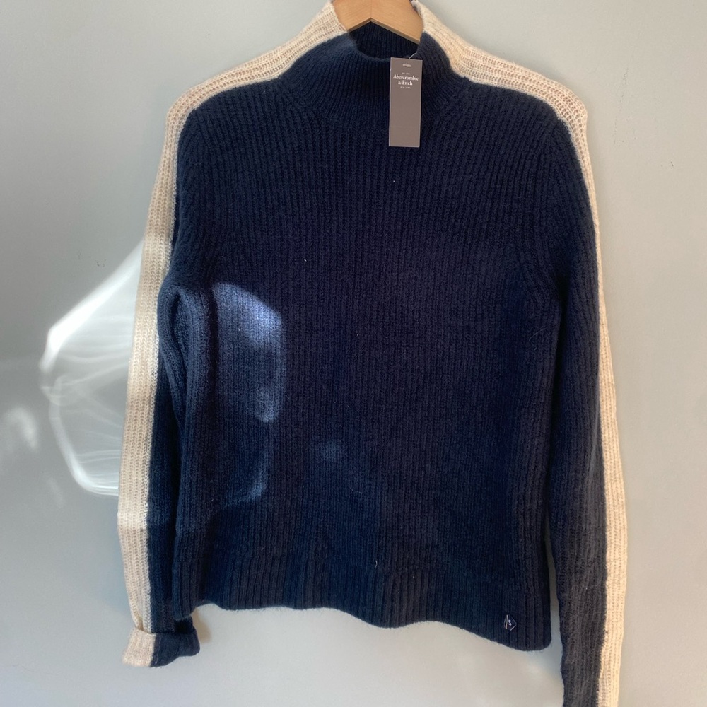 Abercrombie sweater. Navy blue and white size small